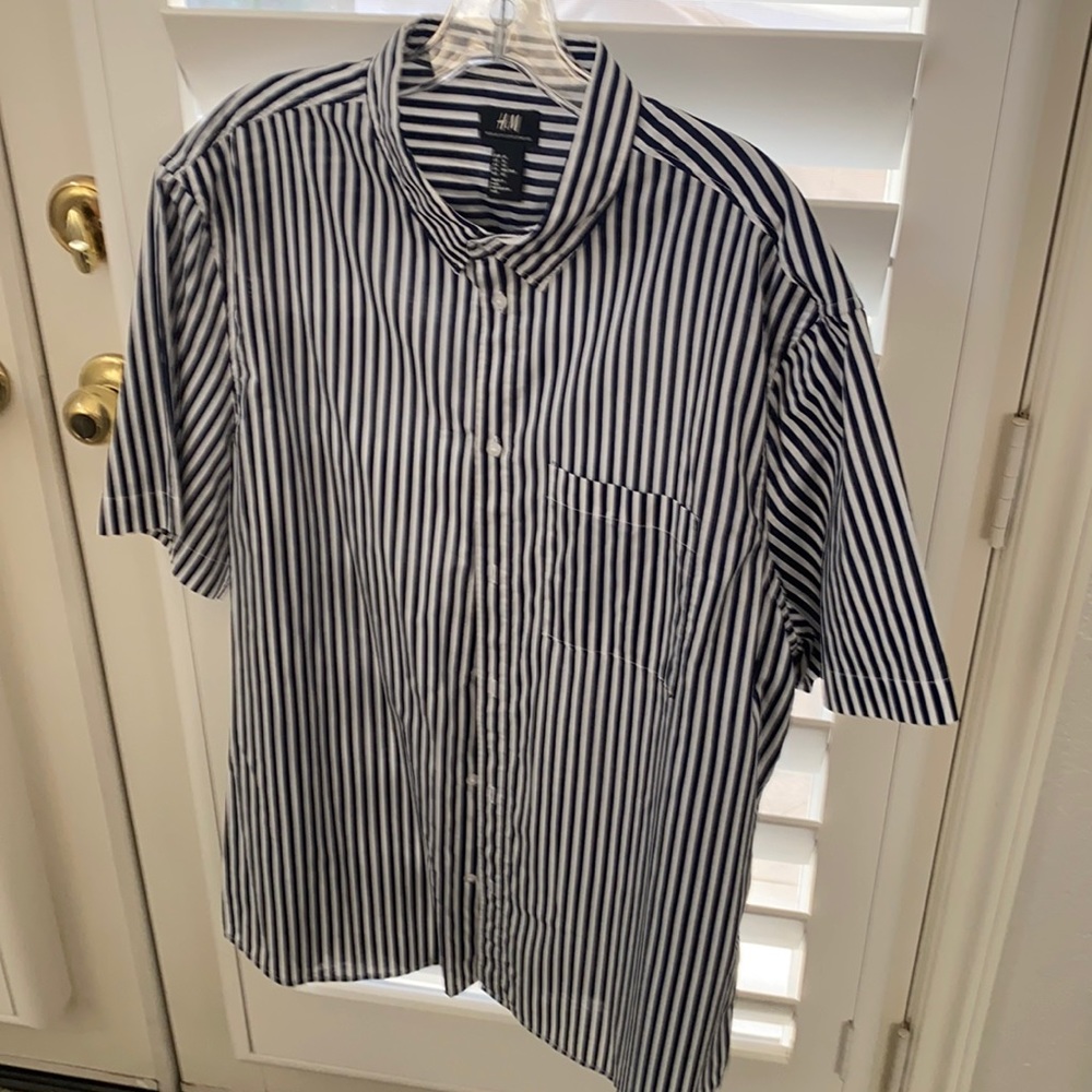 XL H & M Men's button down Shirt